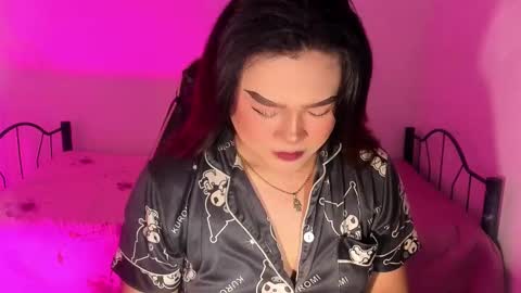 1lovelymess online show from 11.12.25