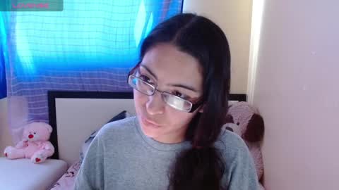 Snapshot of 1sasha_grey__1 chatting on 01.13.25 paola online show from 01.13.25