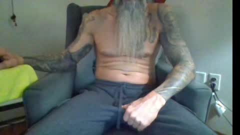 Snapshot of 1theone12 chatting on 11.22.25 1theone12 online show from 11.22.25