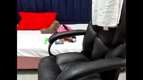 Snapshot of 24isabella chatting on 02.28.25 Isabella online show from 02.28.25