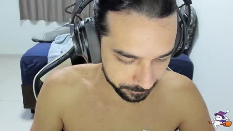 Snapshot of 7_high chatting on 11.08.25 high online show from 11.08.25