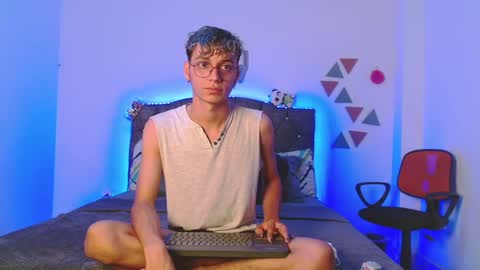 Snapshot of _andrew_willyams chatting on 01.19.25 Andres online show from 01.19.25