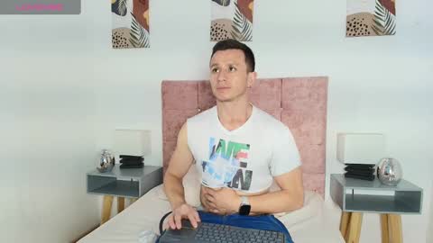 Snapshot of _andrewfalcon2 chatting on 01.26.25 _andrewfalcon2 online show from 01.26.25