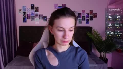 Snapshot of _ash_leyy_ chatting on 09.14.25 _ash_leyy_ online show from 09.14.25