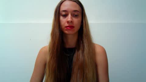 Snapshot of _aurora_sweet chatting on 09.24.25 _aurora_sweet online show from 09.24.25