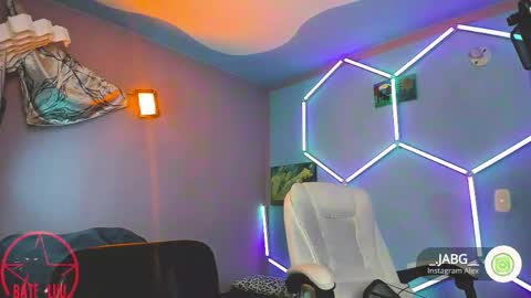 Lunita  online show from 10.18.25