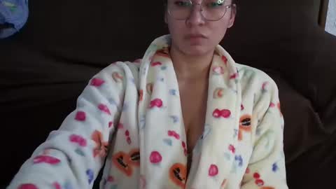 Snapshot of _cattleya1 chatting on 03.10.25 cat online show from 03.10.25