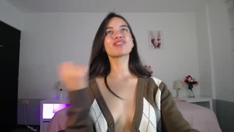 Snapshot of _charlotte_evans_2 chatting on 01.05.25 Charlote online show from 01.05.25