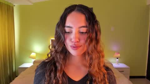 Snapshot of _charlotte_evans_2 chatting on 10.06.25 Charlote online show from 10.06.25