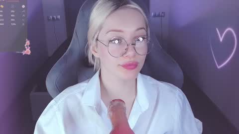 Snapshot of _chatur_babe chatting on 12.12.24 Angelina online show from 12.12.24