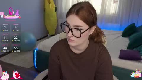 Snapshot of _chlo_e chatting on 10.03.25 Alisa NO NUDE online show from 10.03.25