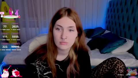 Snapshot of _chlo_e chatting on 10.12.25 Alisa NO NUDE online show from 10.12.25