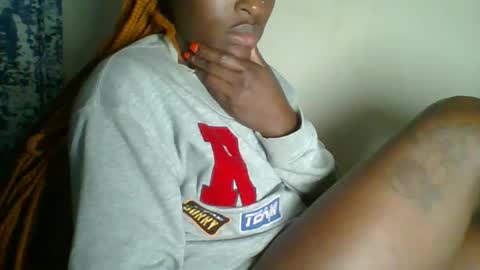 Snapshot of _clara01 chatting on 01.17.25 clara online show from 01.17.25