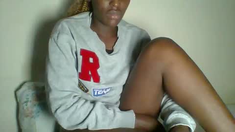 Snapshot of _clara01 chatting on 02.13.25 clara online show from 02.13.25