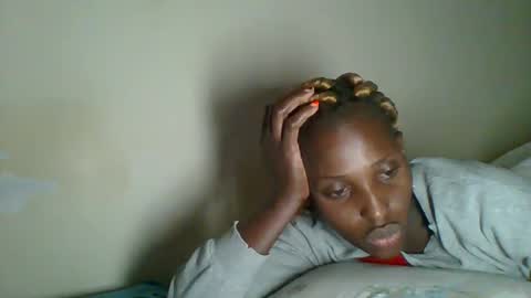 Snapshot of _clara01 chatting on 02.14.25 clara online show from 02.14.25