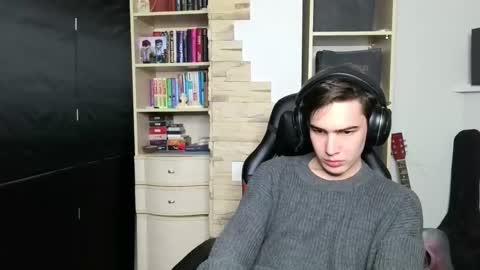 Snapshot of _crise_next_door_ chatting on 10.30.25 _crise_next_door_ online show from 10.30.25