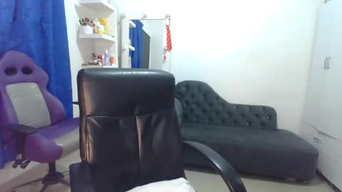 Katherine   Shedule  10pm -4 am  Colombia hour online show from 02.26.25