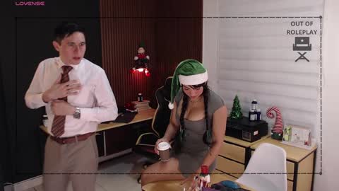 Snapshot of _danyland_ chatting on 12.21.24 WELCOME TO THE OFFICE online show from 12.21.24