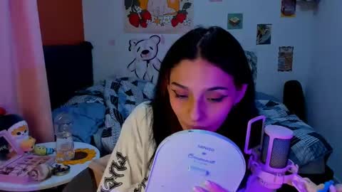 Snapshot of _dayanne_ chatting on 12.11.24 Pao online show from 12.11.24