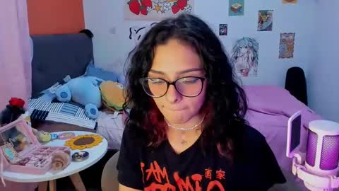 Snapshot of _dayanne_ chatting on 12.13.24 Pao online show from 12.13.24