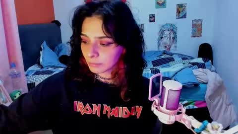 Snapshot of _dayanne_ chatting on 12.19.24 Pao online show from 12.19.24