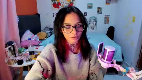 Snapshot of _dayanne_ chatting on 01.05.25 Pao online show from 01.05.25