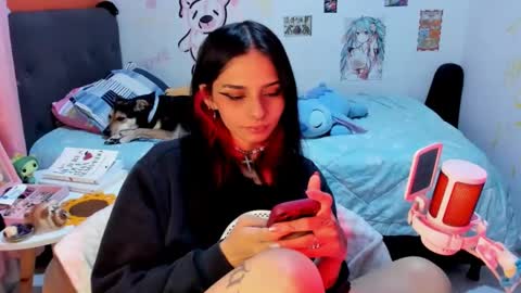 Snapshot of _dayanne_ chatting on 01.10.25 Pao online show from 01.10.25