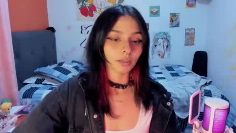 Snapshot of _dayanne_ chatting on 02.04.25 Pao online show from 02.04.25