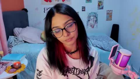 Snapshot of _dayanne_ chatting on 02.10.25 Pao online show from 02.10.25