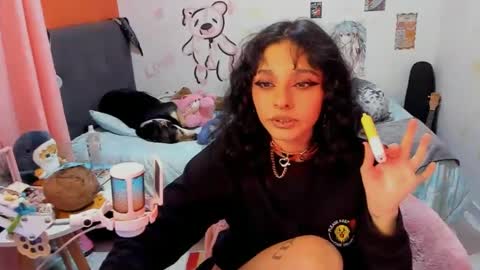 Snapshot of _dayanne_ chatting on 10.01.25 Pao online show from 10.01.25