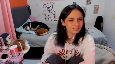 Snapshot of _dayanne_ chatting on 10.09.25 Pao online show from 10.09.25