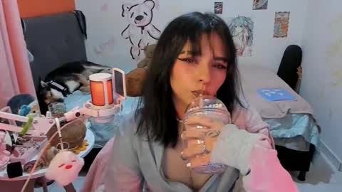 Snapshot of _dayanne_ chatting on 10.20.25 Pao online show from 10.20.25