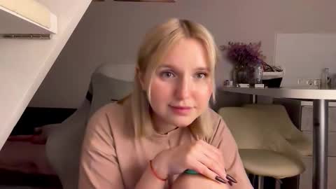 Snapshot of _dewpoint_ chatting on 11.04.25 Ri online show from 11.04.25