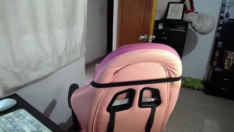 Snapshot of _dulcefox_ chatting on 02.05.25 Abbye online show from 02.05.25