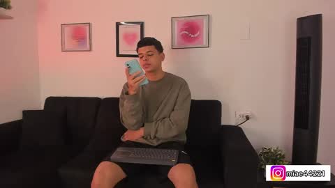 Snapshot of _e_m_m_a_1 chatting on 03.10.25 Emma and Tonny online show from 03.10.25