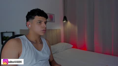 Snapshot of _e_m_m_a_1 chatting on 09.23.25 Emma and Tonny online show from 09.23.25