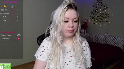 chloue and Gretta online show from 12.23.24