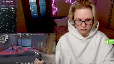 chloue and Gretta online show from 02.02.25