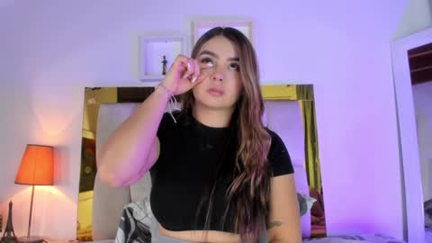 Isabella online show from 01.17.25