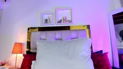 Isabella online show from 09.17.25