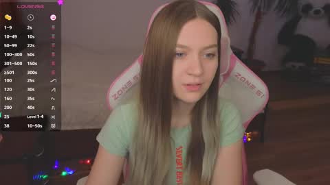 Evie online show from 12.12.24