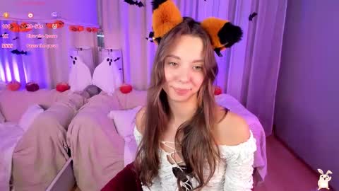 Snapshot of _fluffybunny_ chatting on 10.24.25 Goldy Grace online show from 10.24.25