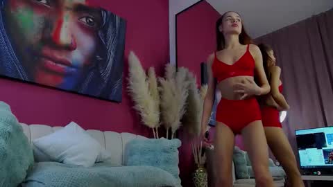 Snapshot of _foxymia_ chatting on 11.16.25 Mia online show from 11.16.25