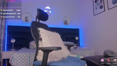 Snapshot of _giarose chatting on 02.11.25 Gia Rose online show from 02.11.25