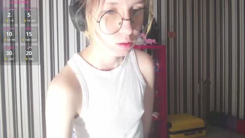 Snapshot of _hanna_moon_ chatting on 12.29.24 Hannaolotl online show from 12.29.24