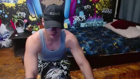 _happydayleon_ online show from 09.18.25