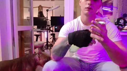 _happydayleon_ online show from 09.21.25