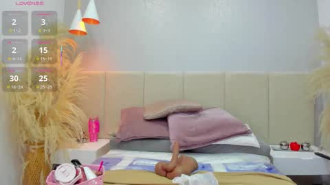 Darlis  online show from 11.23.25