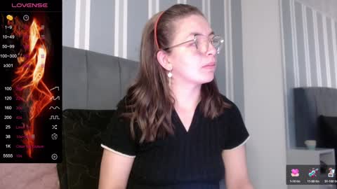 Snapshot of _isaabellaa chatting on 12.18.24 Isa online show from 12.18.24