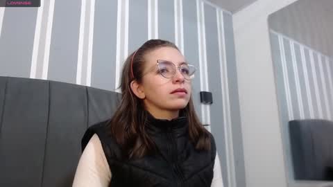 Snapshot of _isaabellaa chatting on 12.19.24 Isa online show from 12.19.24